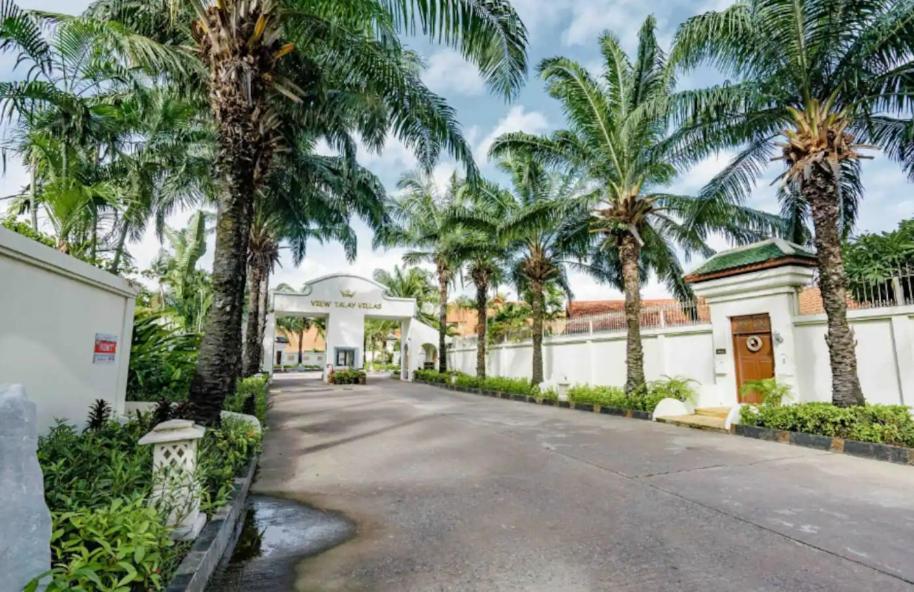 Bali Style Luxury Pool Near & Walking St! विला Pattaya