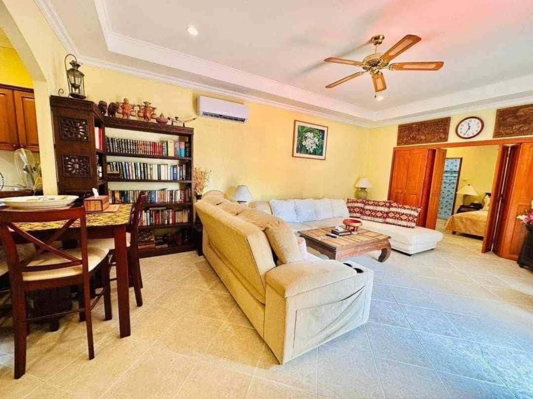 विला Bali Style Luxury Pool Near & Walking St! Pattaya